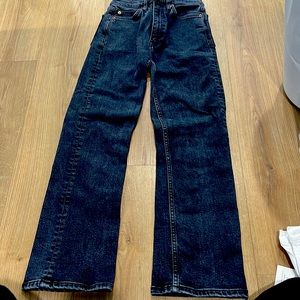 Redone women’s jeans size 27! In great condition! Color blackish grey